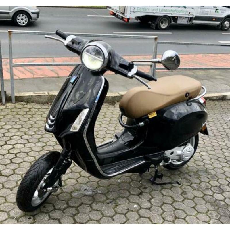 Vespa Primavera 50 iGet USB LED 2020 Model Schade duitse pap