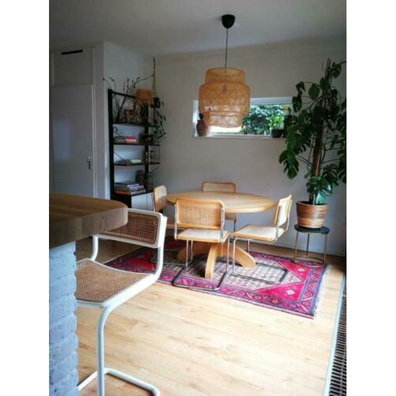 Vintage eethoek cesca stijl buis frame stoelen ronde tafel