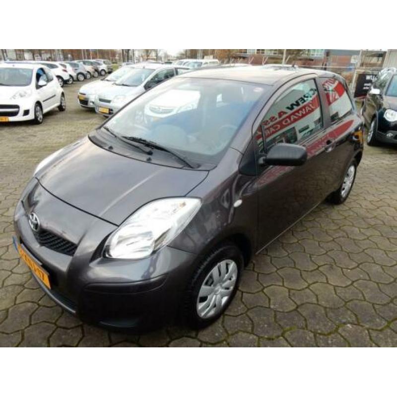 Toyota Yaris 1.0 VVTi Cool / Metallic lak / Elektr rambed /