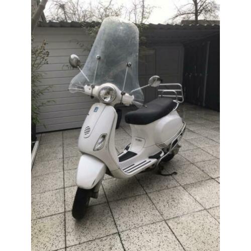 Vespa LX (1e eigenaar)