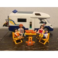 Diverse Playmobile sets oa zwembad en camper