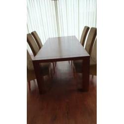 Robuuste massief Eikenhouten eettafel met 6 eetkamer stoelen