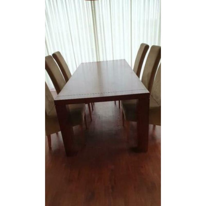 Robuuste massief Eikenhouten eettafel met 6 eetkamer stoelen
