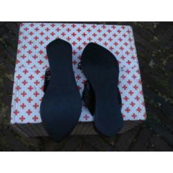 GRATIS VERZENDEN SEXY ZWARTE LEREN PLATEAU SLiPPERS 38