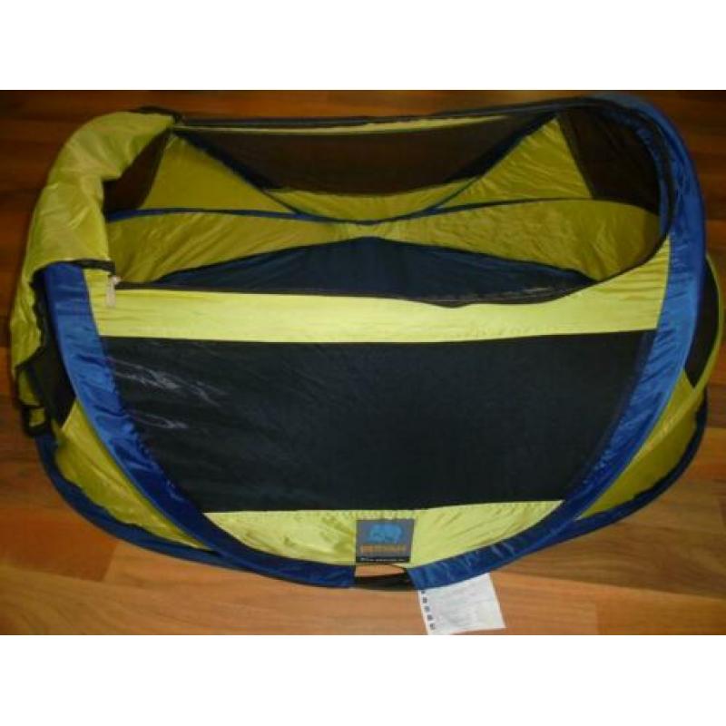 Deryan travel cot baby