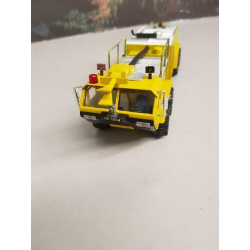 Te Koop Crashtender Oskosh Rosenbauer 1/50 metaal van Conrad