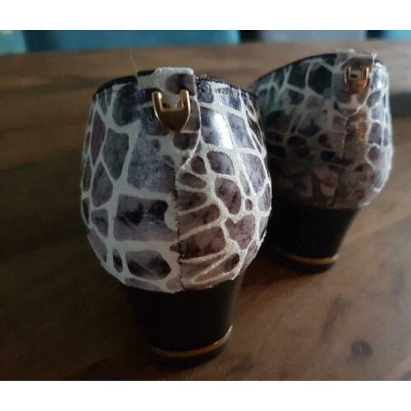 Nieuw, ARA prachtige modieuze schoenen, lage hak, mt 38 H