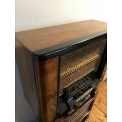 Oude radio (Philips 735A)