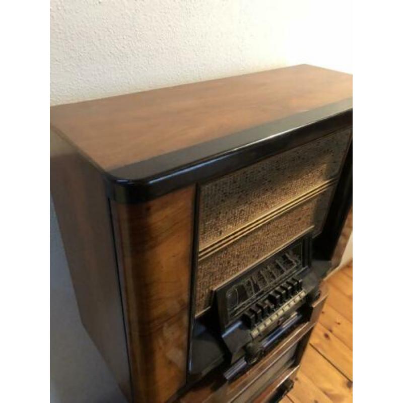 Oude radio (Philips 735A)
