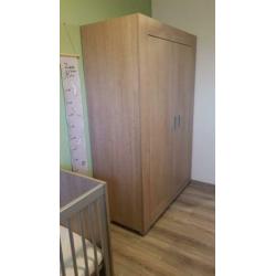Complete babykamer, 4 delig. Ledikant, kast, commode, plank