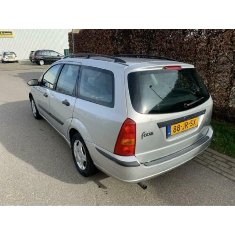 Ford Focus Wagon 1.6-16V Cool Edition (bj 2002)