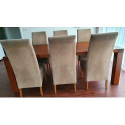 Robuuste massief Eikenhouten eettafel met 6 eetkamer stoelen