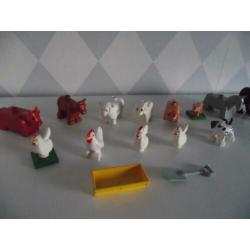 Te koop Duplo set: 13 boerderij dieren + trog / spade
