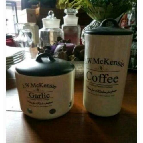 Grote koffie- en knoflookbewaarpot van keramiek