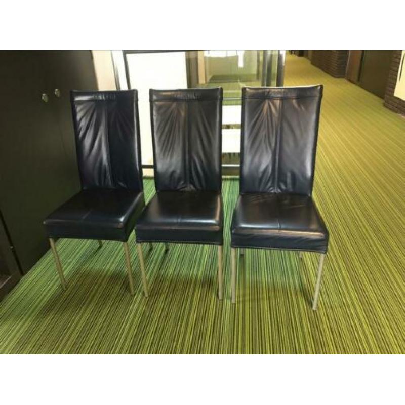 Eettafel met 6 stoelen