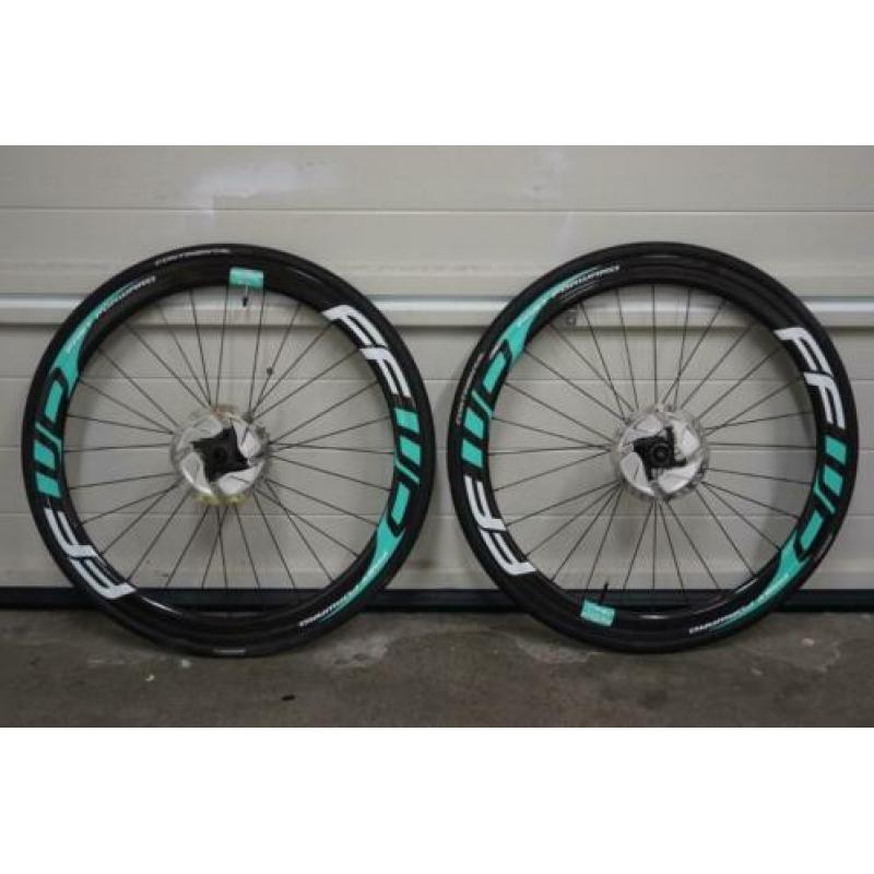 FFWD (Fast Forward) F4D in speciale Bianchi uitvoering! Disc