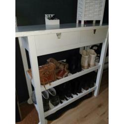 Witte sidetable