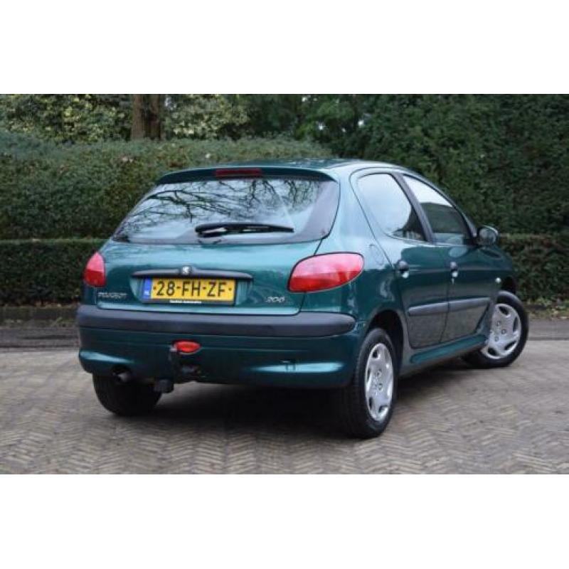 Peugeot 206 1.4 Gentry Cruise Control / APK tot 01.2021
