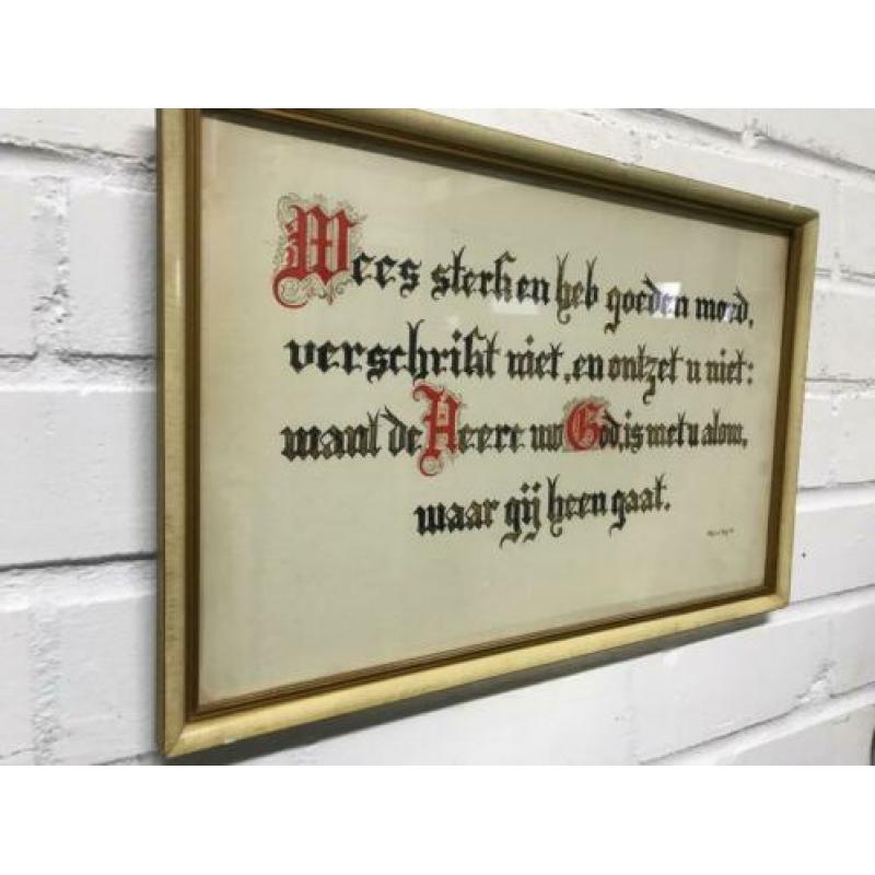 “Wees sterk” wandspreuk. Ingelijst. 1942.