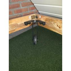 Bedombouw,hout, wieltjes.