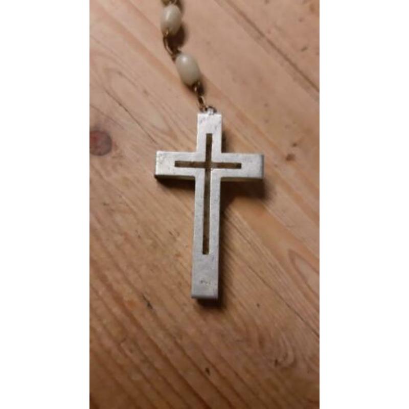 Oude rpzenkrans eau de Lourdes