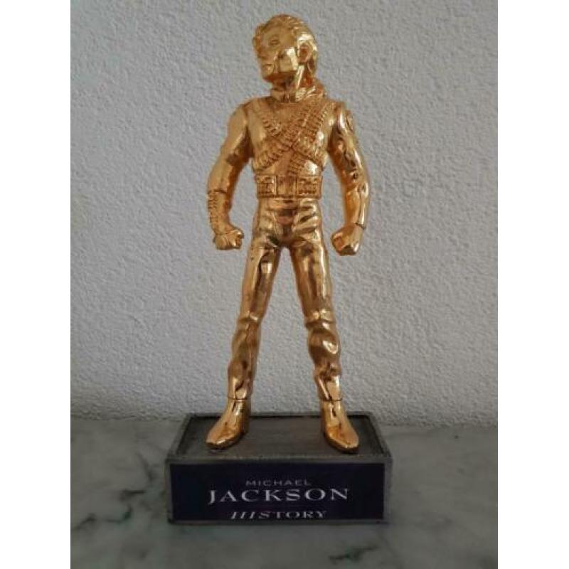 Michael Jackson History beeld verguld