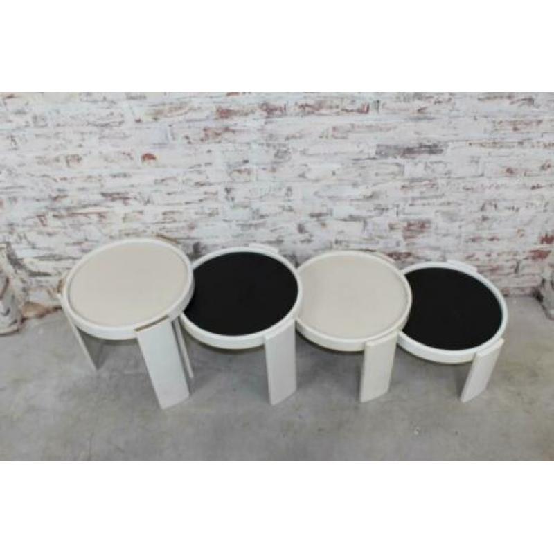 Bijzettafels van Cassina