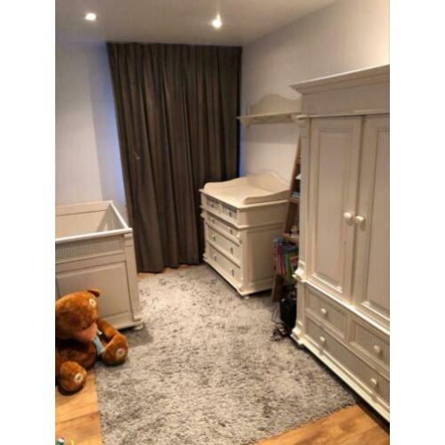 Mooie stevige complete babykamer