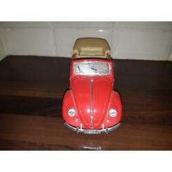 Volkswagen Kever Cabriolet 1/18 Maisto