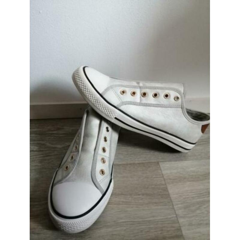 Mooie crème sneakers dames maat 41 geen veters nodig