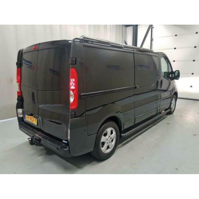 Renault Trafic 2.0dCi 115PK L2/H1 Dubbele Cabine Black Editi