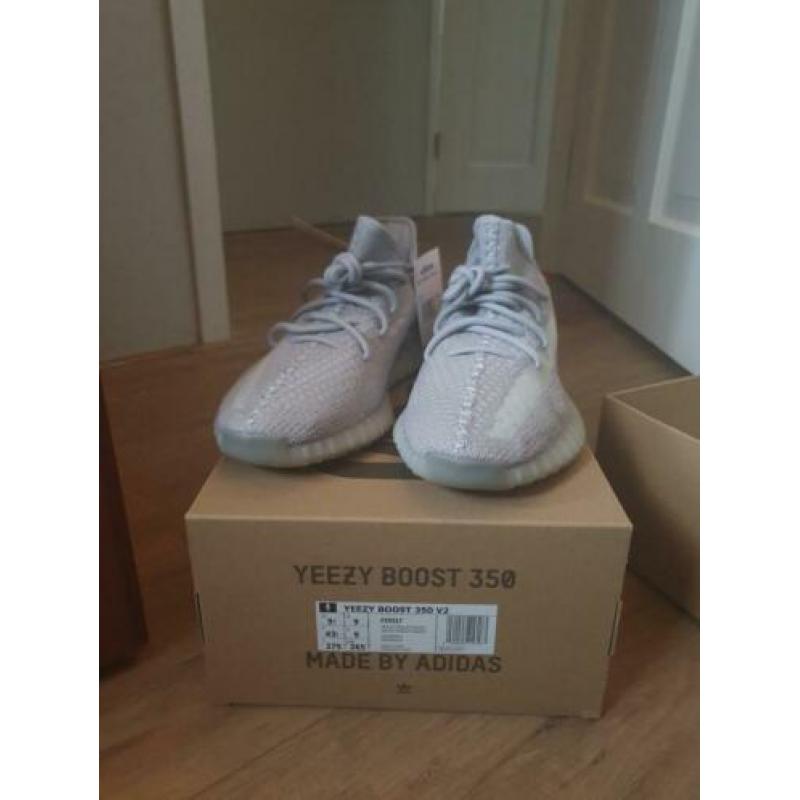 Yeezy boost 350 v2 tail light maat 43 1/3