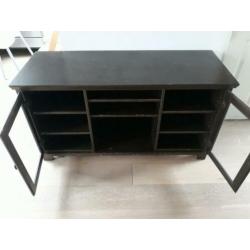 Bruin dressoir.