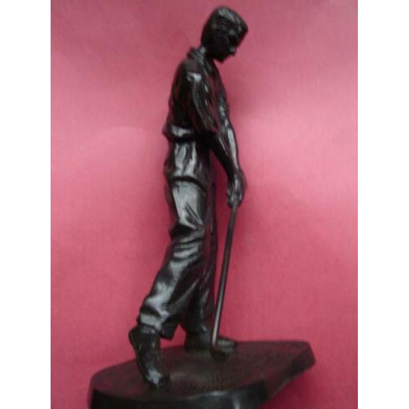 bronzen beeldje-golfer. mooi gestyleerd.