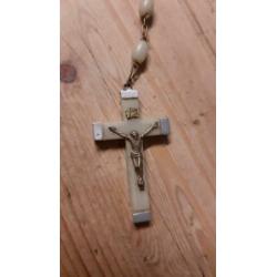 Oude rpzenkrans eau de Lourdes