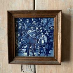 Mooi Delfts blauw tegeltje van Rembrandt. De Nachtwacht.