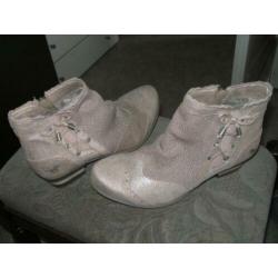 Nieuwe Mustang True Denim dameslaarzen beige maat 40 € 44,95