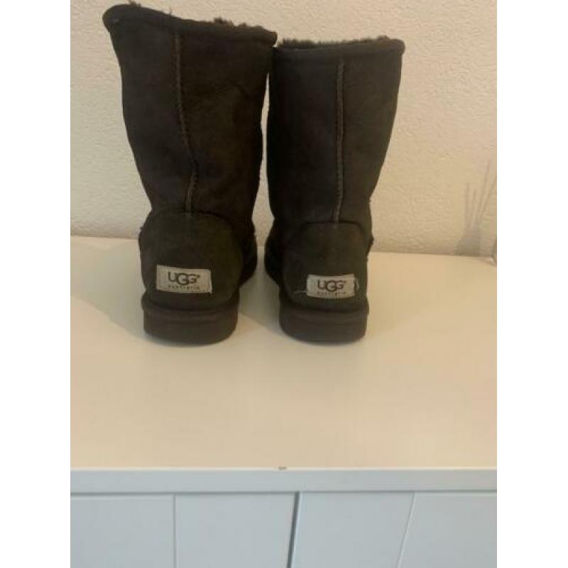 Ugg maat 39 kleur bruin