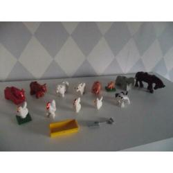Te koop Duplo set: 13 boerderij dieren + trog / spade
