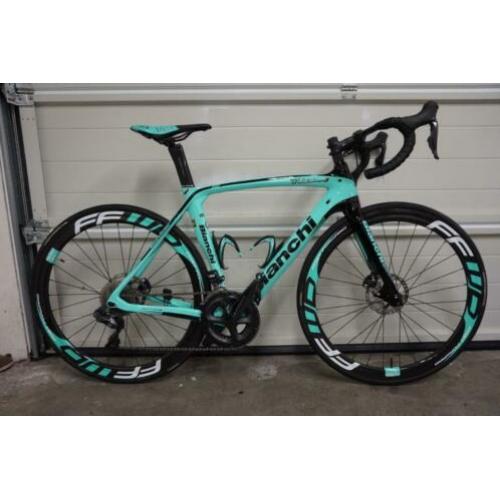 FFWD (Fast Forward) F4D in speciale Bianchi uitvoering! Disc