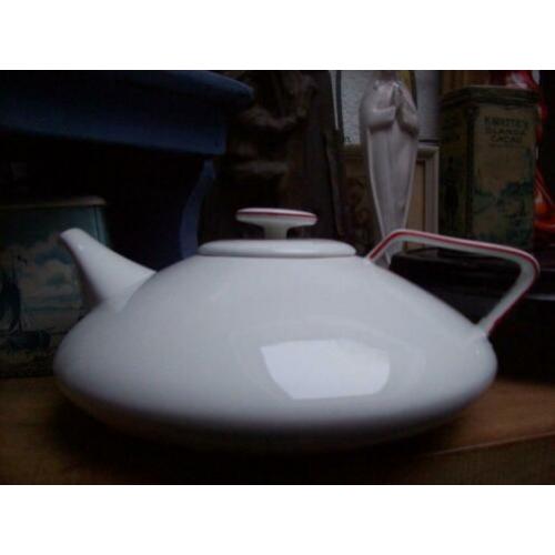 te koop mooi design S&P theepot circa diameter 21.5 cm