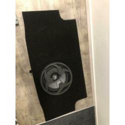 JBL 1000w woofer Passend in BMW318 + versterker