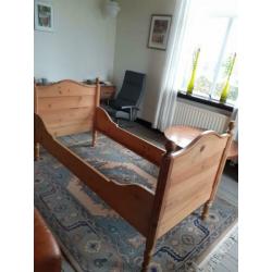 Brocante oud grenen bed 180x80