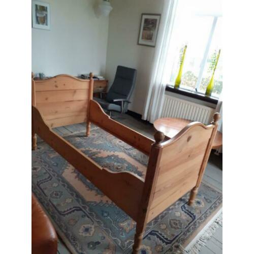 Brocante oud grenen bed 180x80
