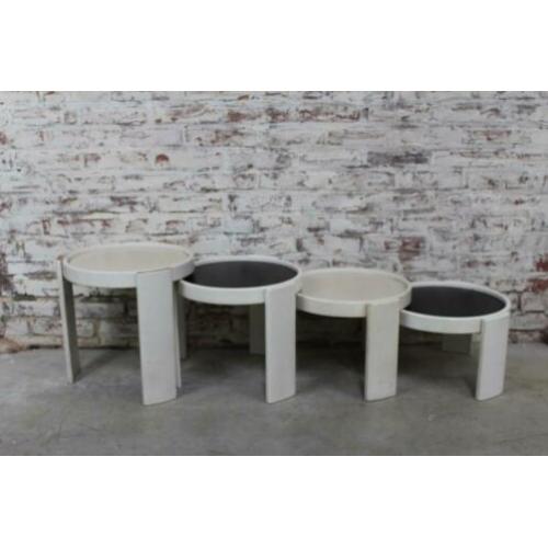 Bijzettafels van Cassina