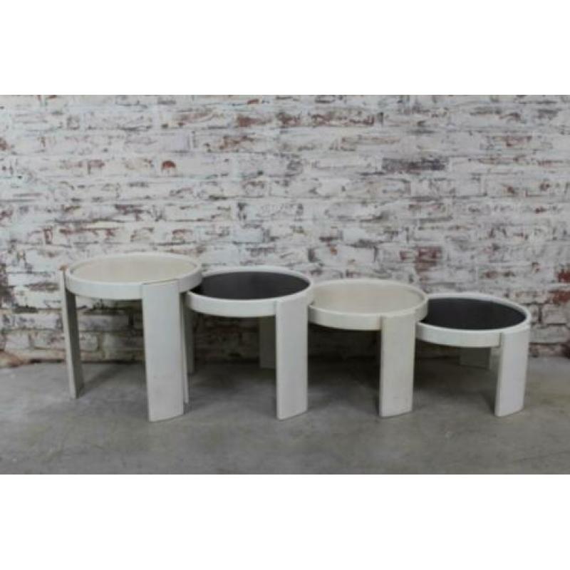 Bijzettafels van Cassina