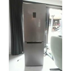 Samsung rvs koel-diepvriescombinatie.
