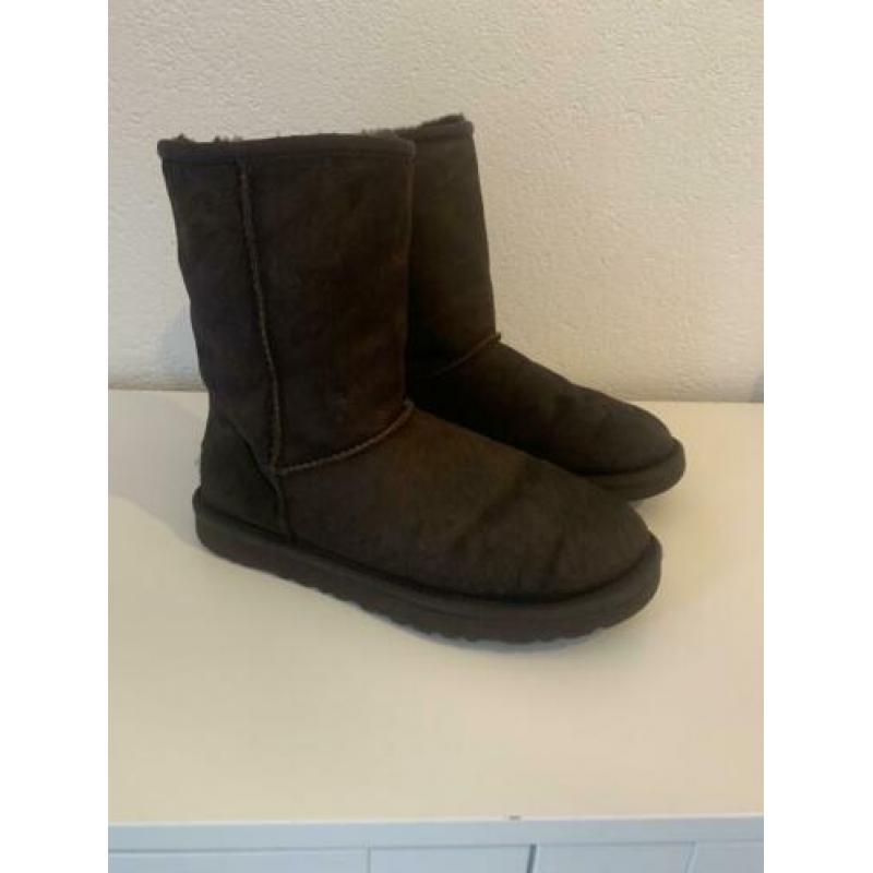 Ugg maat 39 kleur bruin
