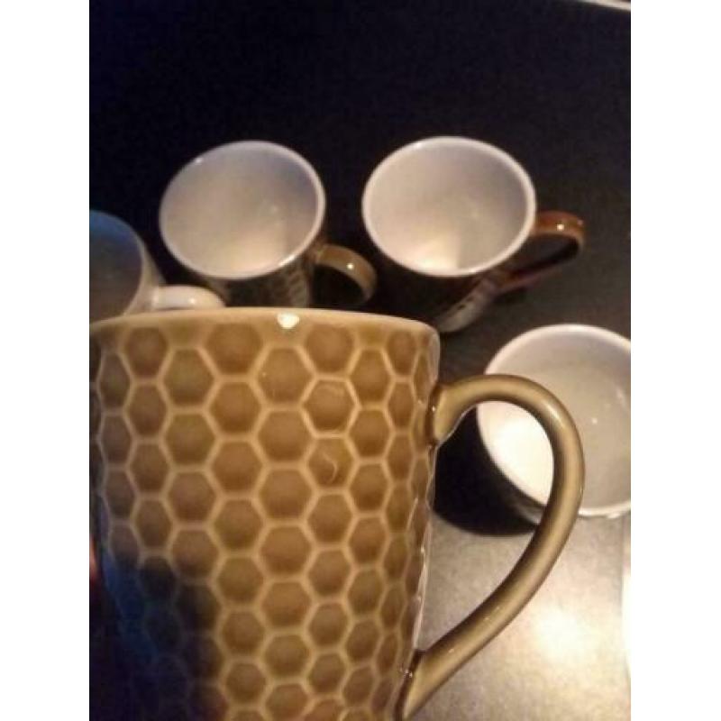 6 aardewerk koffiekopjes