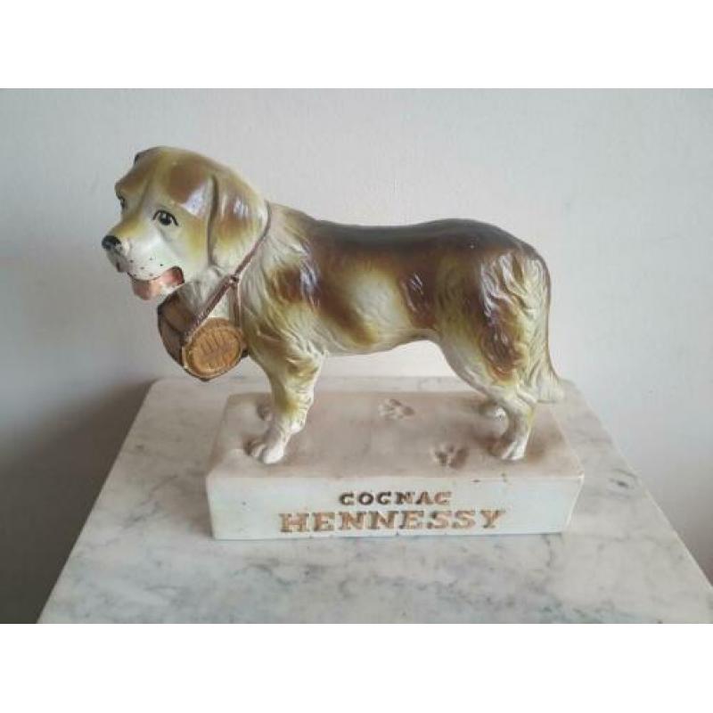 Hennessy cognac sint bernard hond beeld